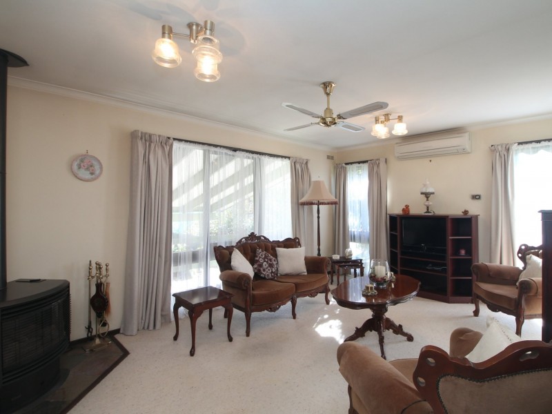 13 Glenda Court, Bairnsdale VIC 3875