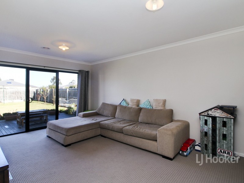 24 Len Cook Drive, Eastwood VIC 3875