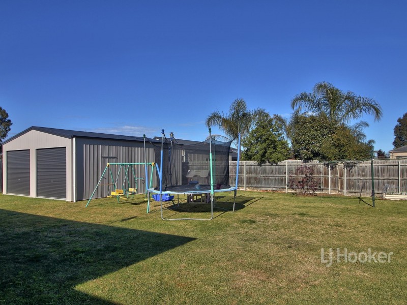 24 Len Cook Drive, Eastwood VIC 3875