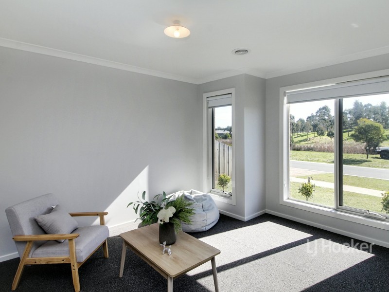 35 Len Cook Drive, Eastwood VIC 3875