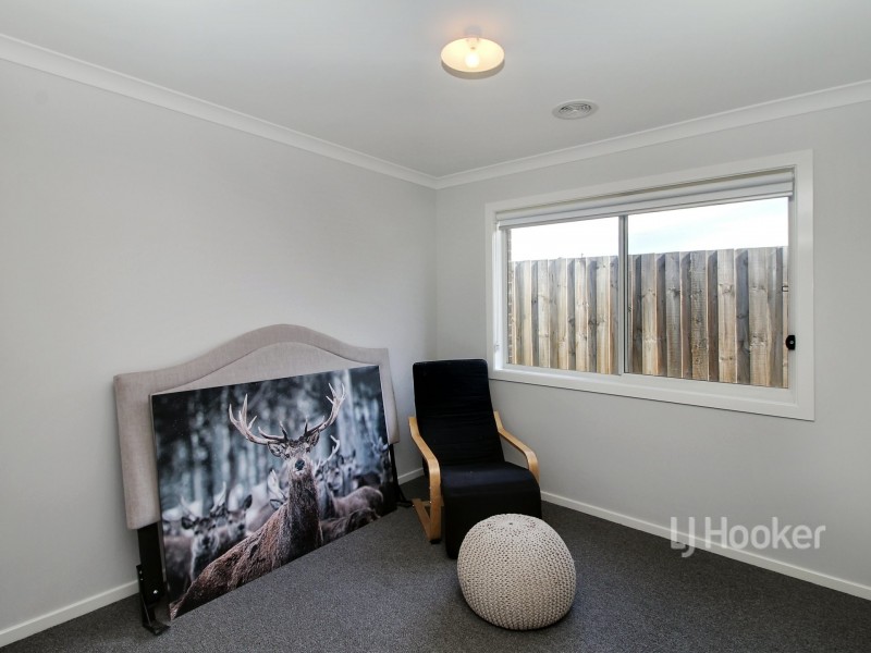 35 Len Cook Drive, Eastwood VIC 3875