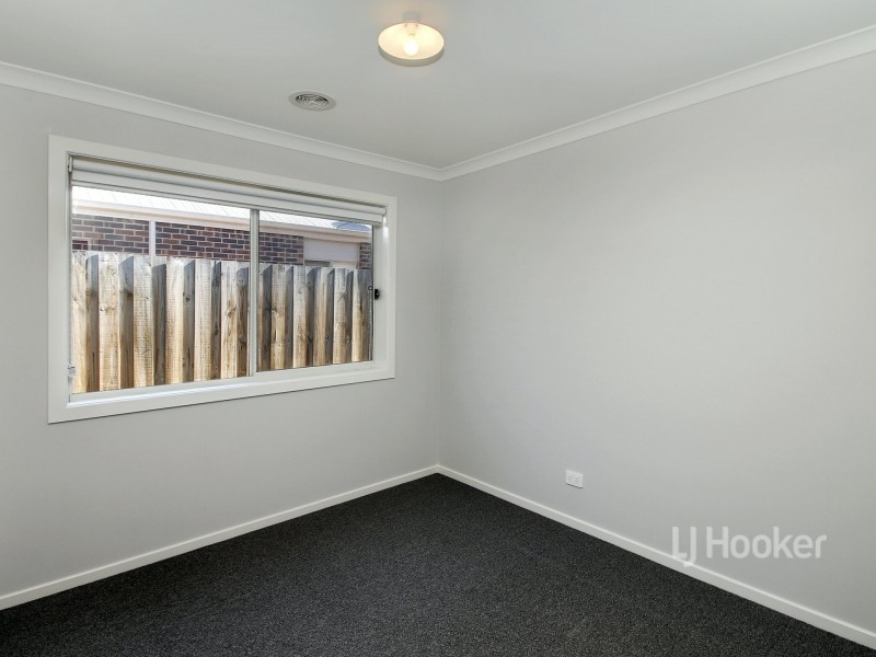 35 Len Cook Drive, Eastwood VIC 3875