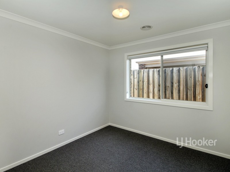 35 Len Cook Drive, Eastwood VIC 3875