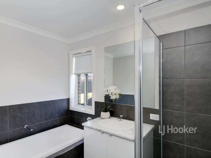 35 Len Cook Drive, Eastwood VIC 3875