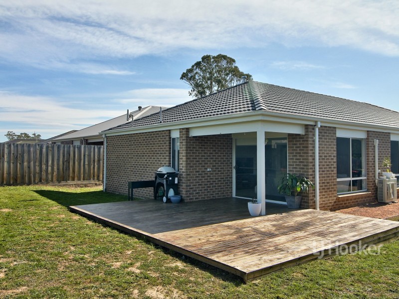 35 Len Cook Drive, Eastwood VIC 3875