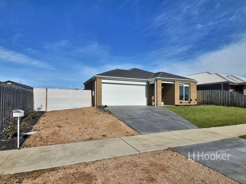 35 Len Cook Drive, Eastwood VIC 3875