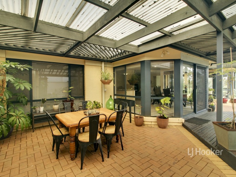10 Charlton Place, Eastwood VIC 3875