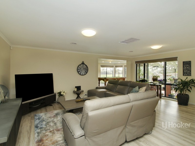 10 Charlton Place, Eastwood VIC 3875