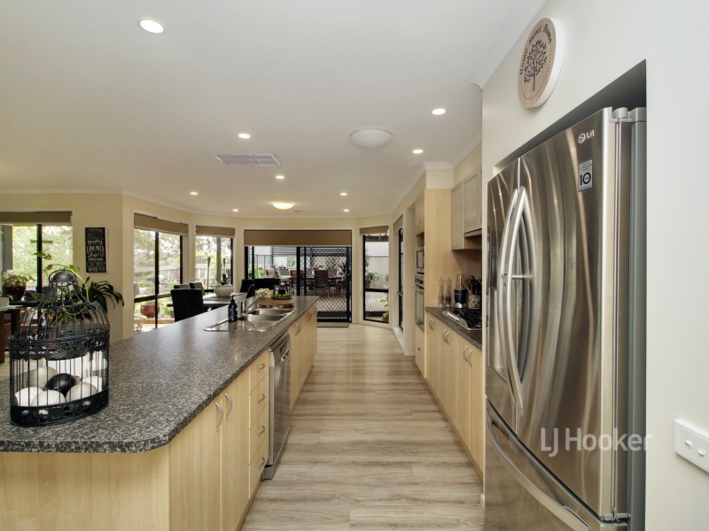 10 Charlton Place, Eastwood VIC 3875