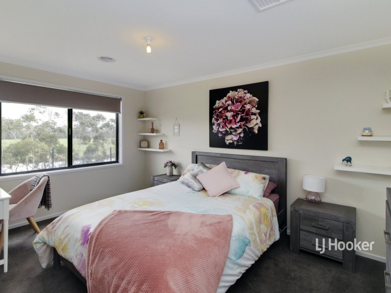 10 Charlton Place, Eastwood VIC 3875