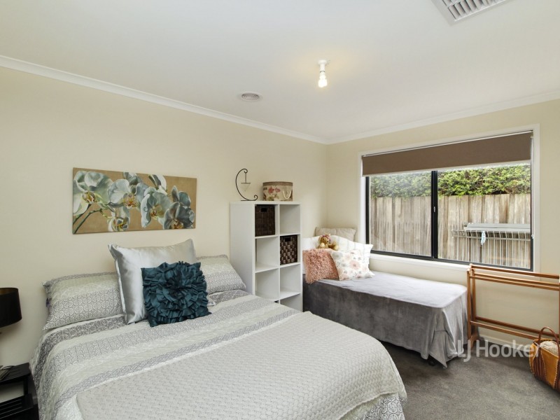 10 Charlton Place, Eastwood VIC 3875