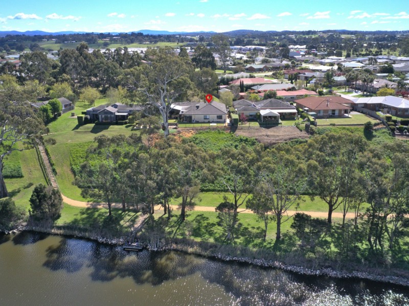 10 Charlton Place, Eastwood VIC 3875