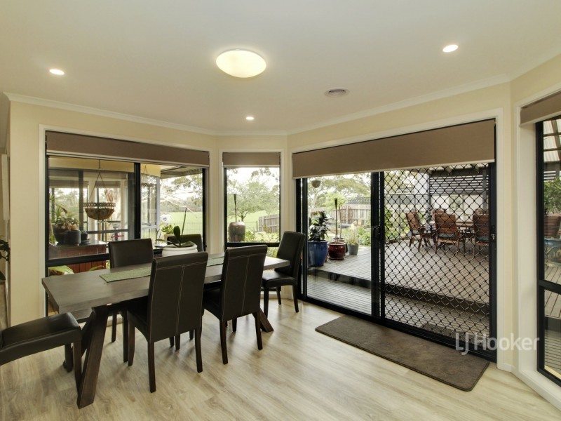 10 Charlton Place, Eastwood VIC 3875
