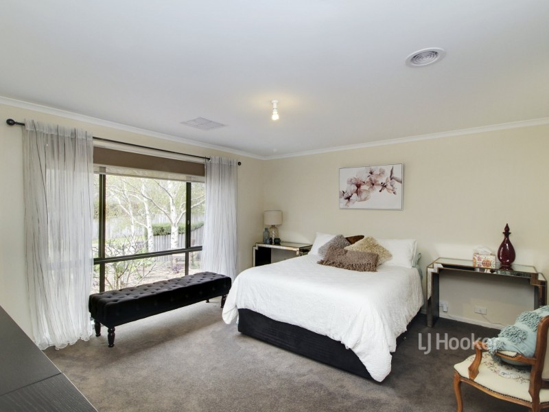 10 Charlton Place, Eastwood VIC 3875