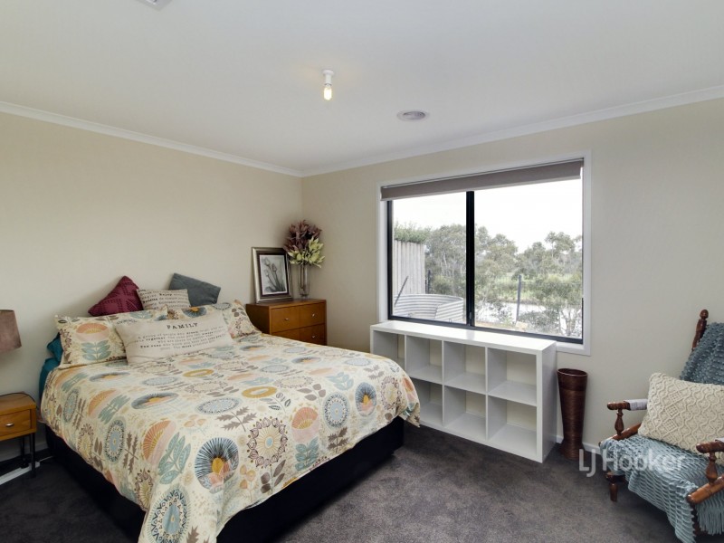 10 Charlton Place, Eastwood VIC 3875
