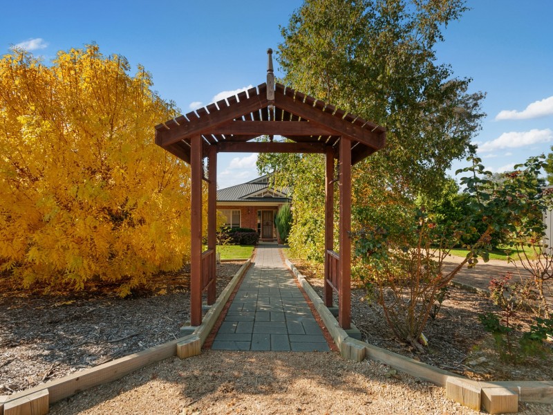 60 Fischers Lane, Wy Yung VIC 3875