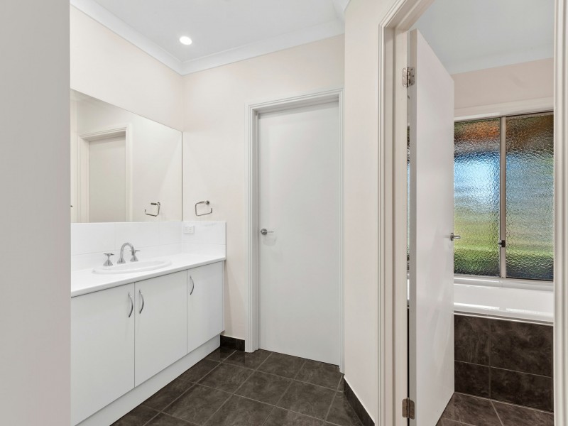 60 Fischers Lane, Wy Yung VIC 3875