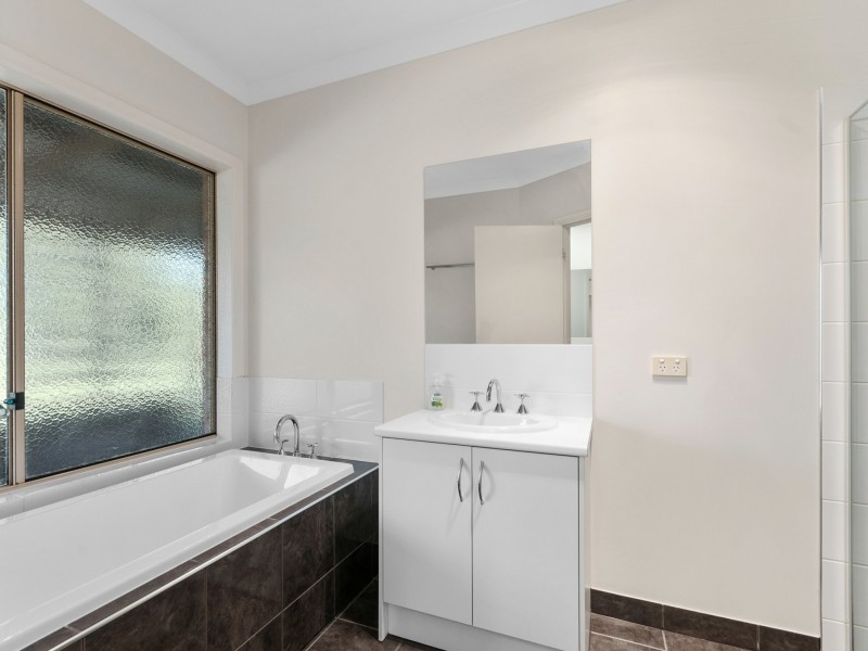 60 Fischers Lane, Wy Yung VIC 3875