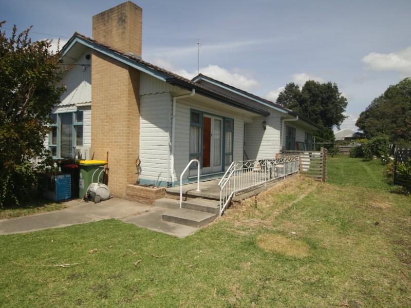 14 Churchill Street, Bairnsdale VIC 3875