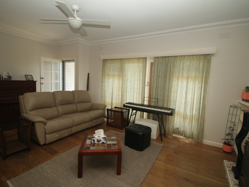14 Churchill Street, Bairnsdale VIC 3875