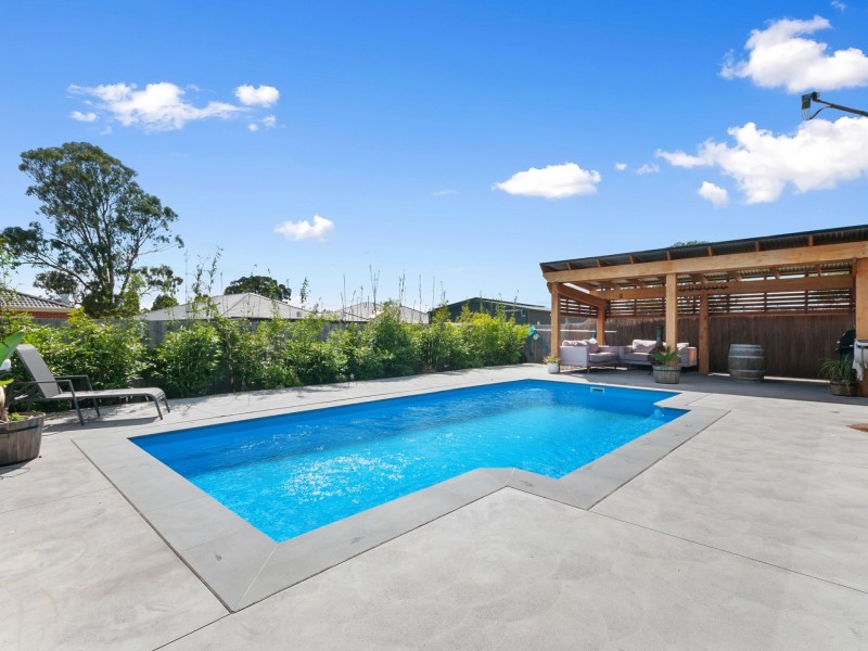 13 Len Cook Drive, Eastwood VIC 3875