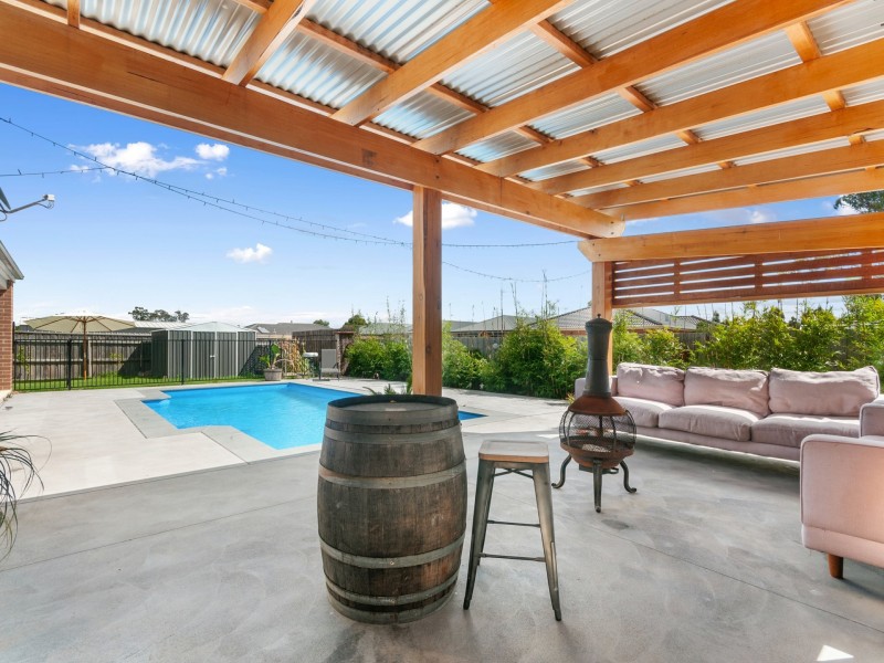 13 Len Cook Drive, Eastwood VIC 3875