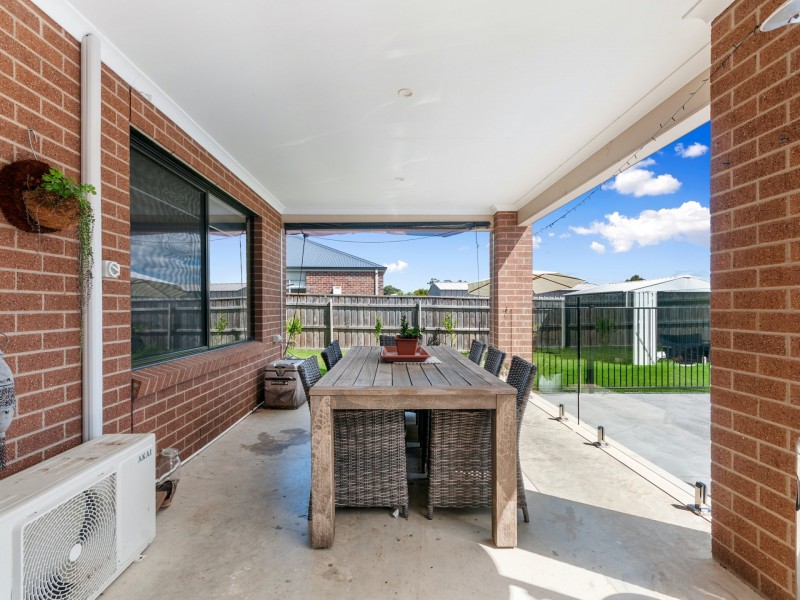 13 Len Cook Drive, Eastwood VIC 3875