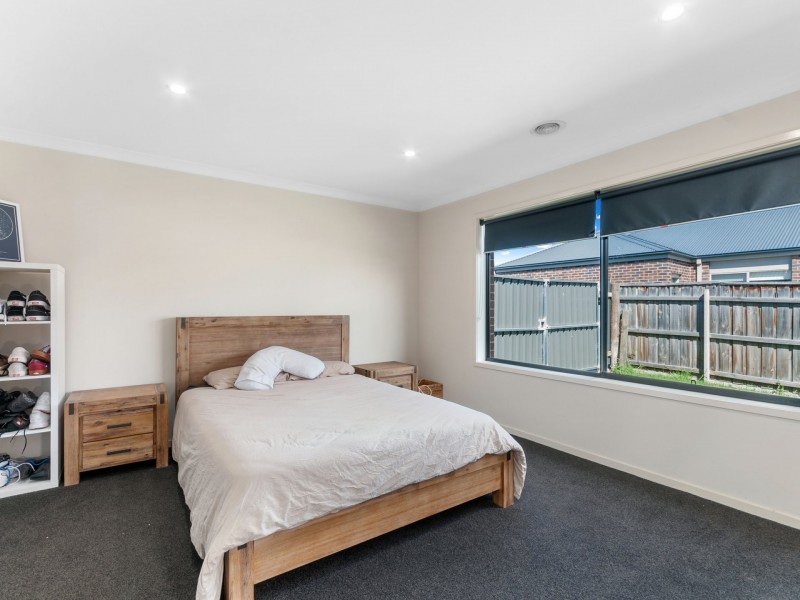 13 Len Cook Drive, Eastwood VIC 3875