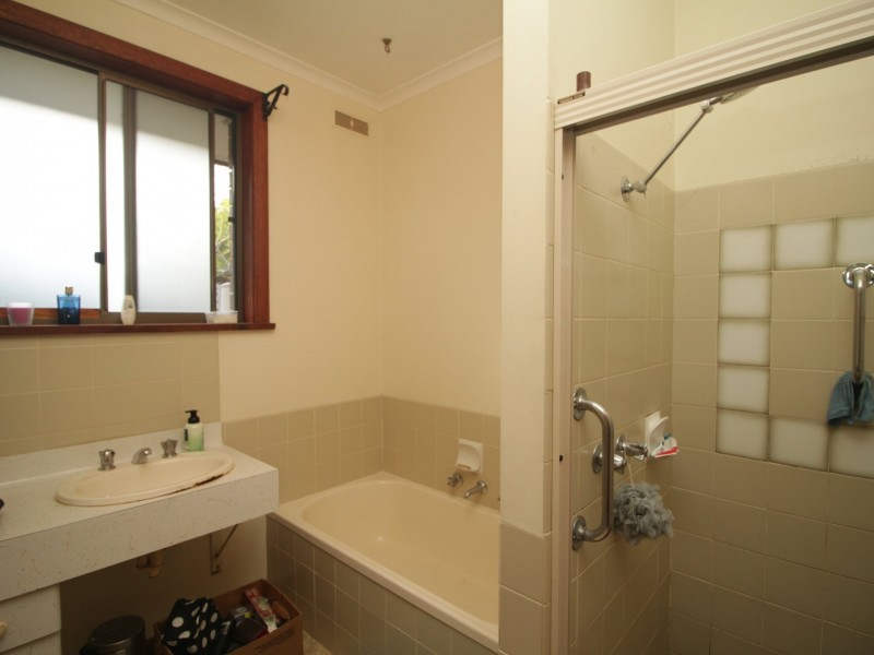 2/14 Dahlsen Crescent, Bairnsdale VIC 3875