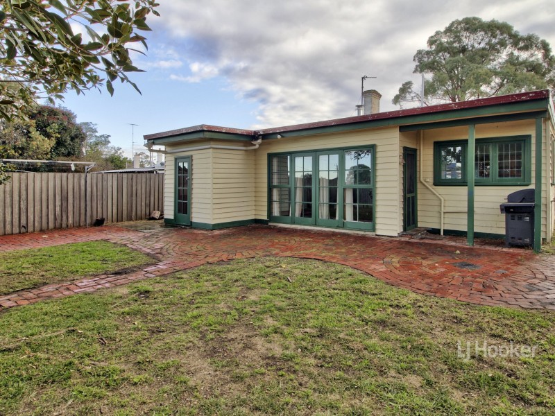 17 Macrae Street, Bairnsdale VIC 3875