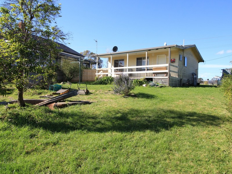 13 Great Alpine Road, Bruthen VIC 3885