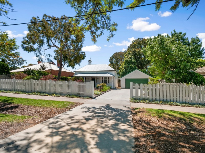 18 Victoria Street, Bairnsdale VIC 3875