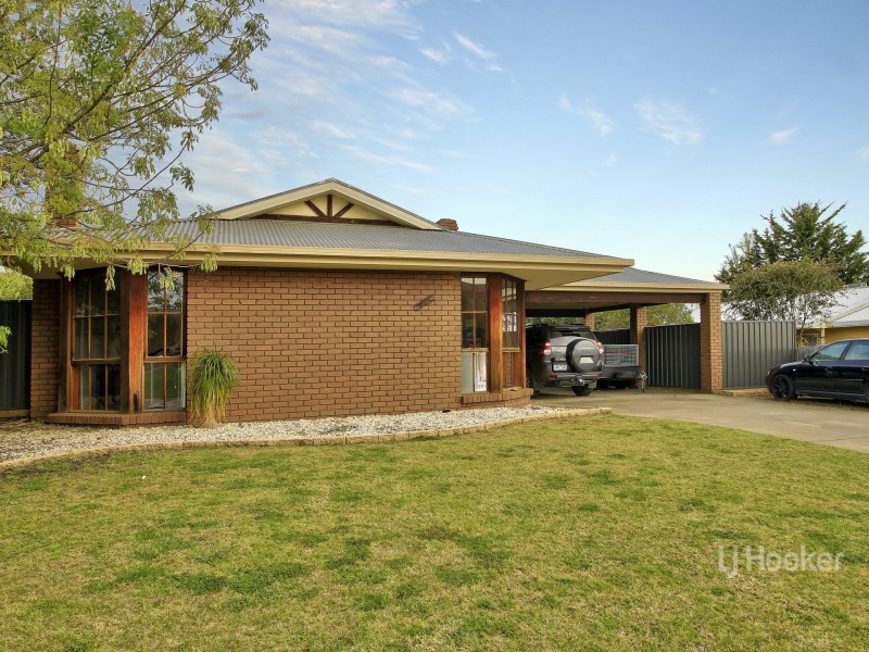 13 Harnham Drive, Bairnsdale VIC 3875