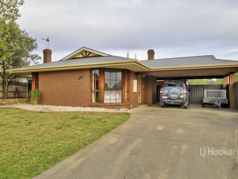 13 Harnham Drive, Bairnsdale VIC 3875