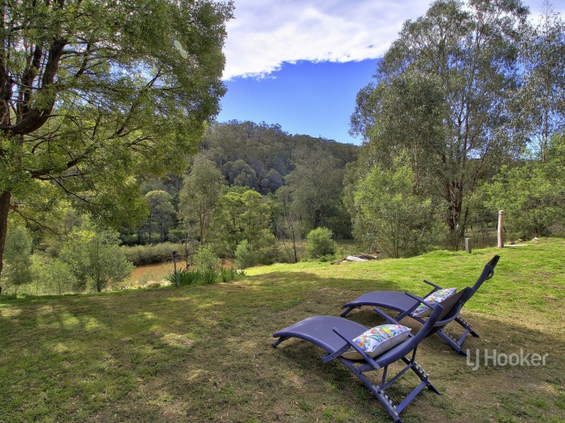 11 Cockatoo Lane, Bruthen VIC 3885