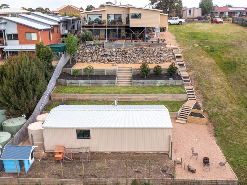 35 Harnham Drive, Bairnsdale VIC 3875