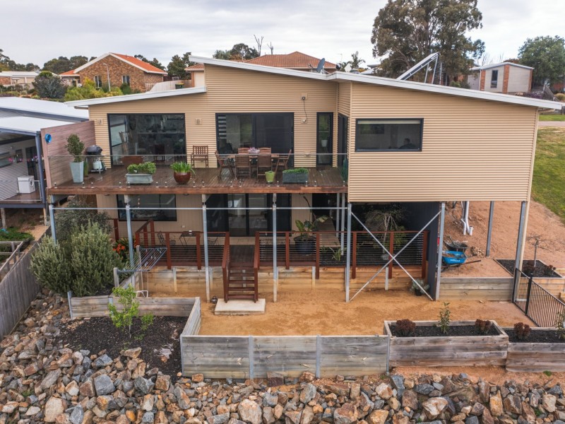 35 Harnham Drive, Bairnsdale VIC 3875