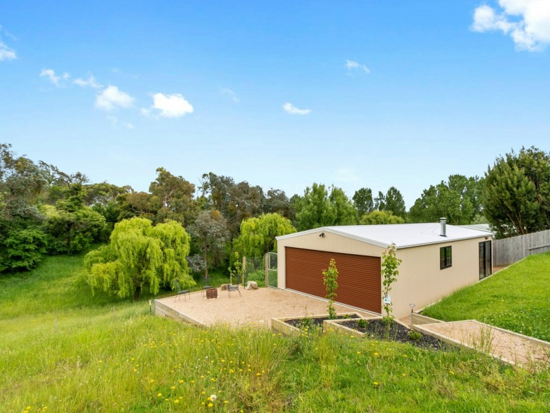 35 Harnham Drive, Bairnsdale VIC 3875