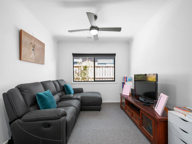 16 Flaxlily Court, Bairnsdale VIC 3875