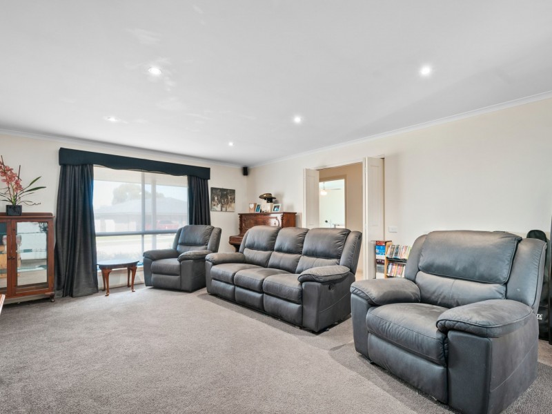 85 Gatehouse Drive, Eastwood VIC 3875