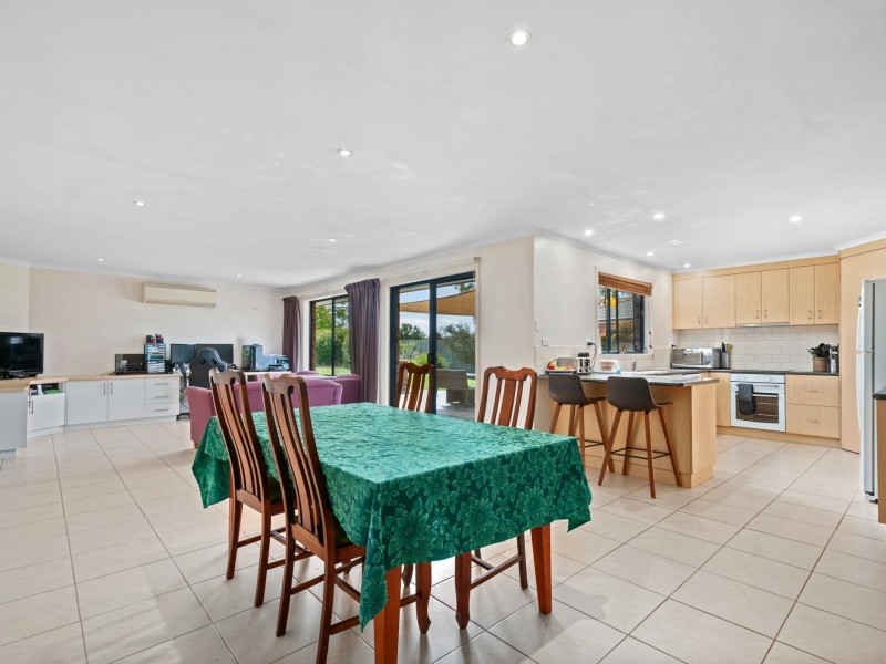 85 Gatehouse Drive, Eastwood VIC 3875