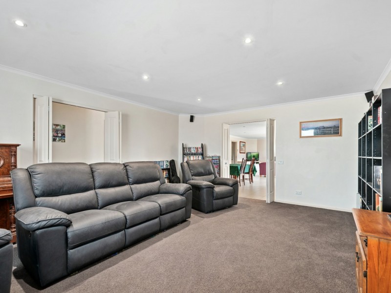 85 Gatehouse Drive, Eastwood VIC 3875