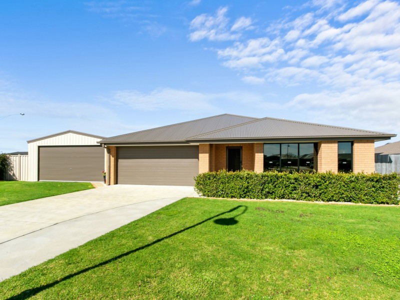 1 Lowe Court, Eastwood VIC 3875