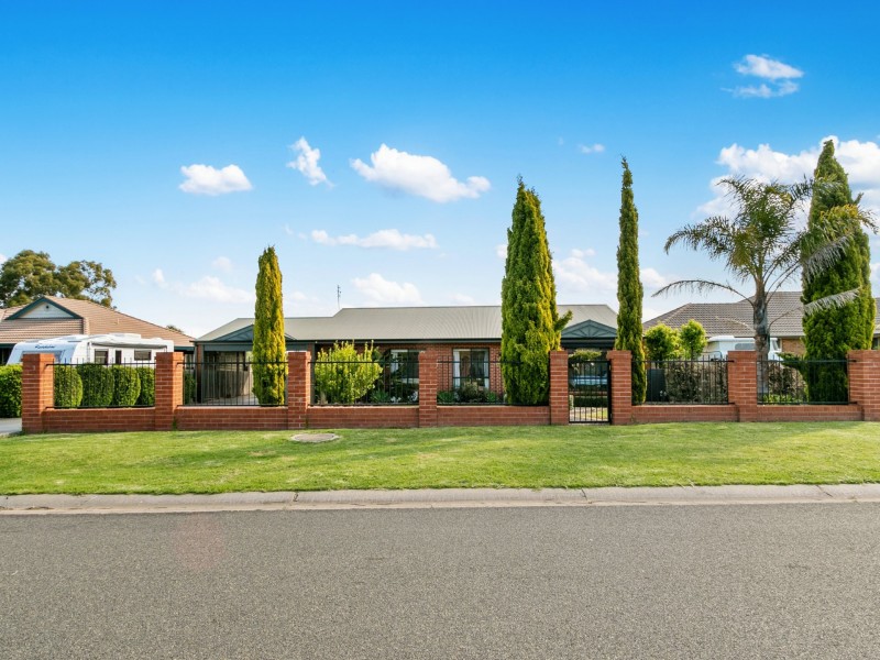 15 Bluff Court, Eastwood VIC 3875