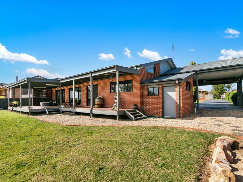 15 Bluff Court, Eastwood VIC 3875