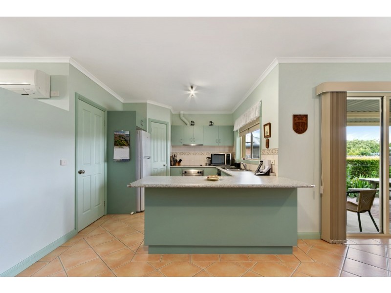 5 Canterbury Close, Eastwood VIC 3875