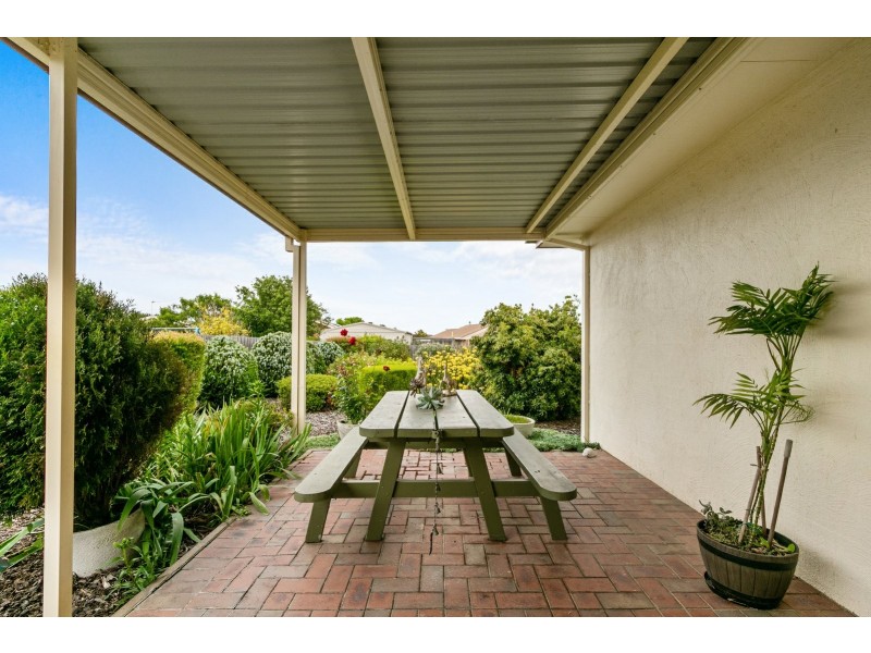 5 Canterbury Close, Eastwood VIC 3875