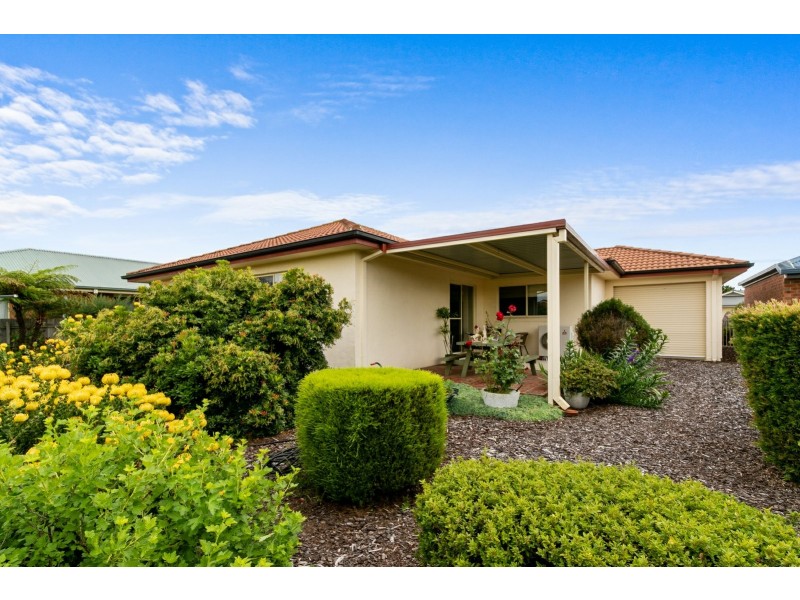 5 Canterbury Close, Eastwood VIC 3875