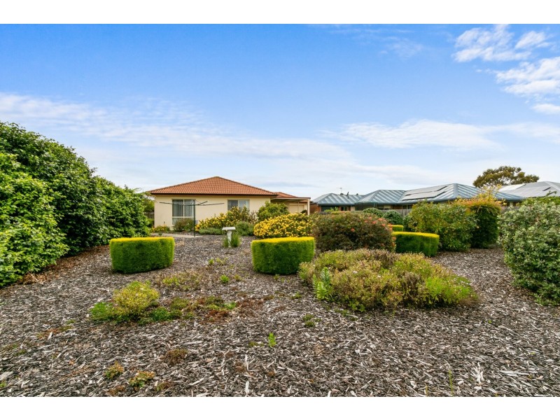 5 Canterbury Close, Eastwood VIC 3875