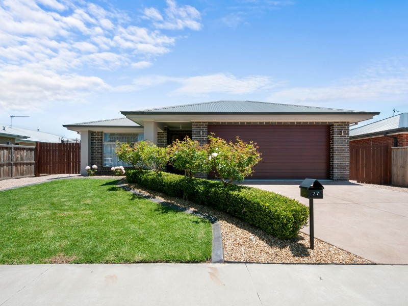 27 Shannon Boulevard, Bairnsdale VIC 3875